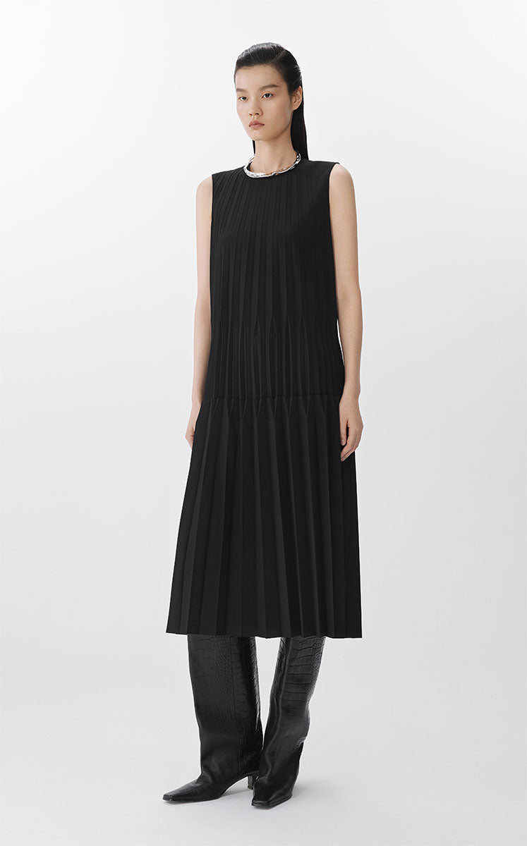 Dress / JNBY Elegant Pleated Maxi Dress Black
