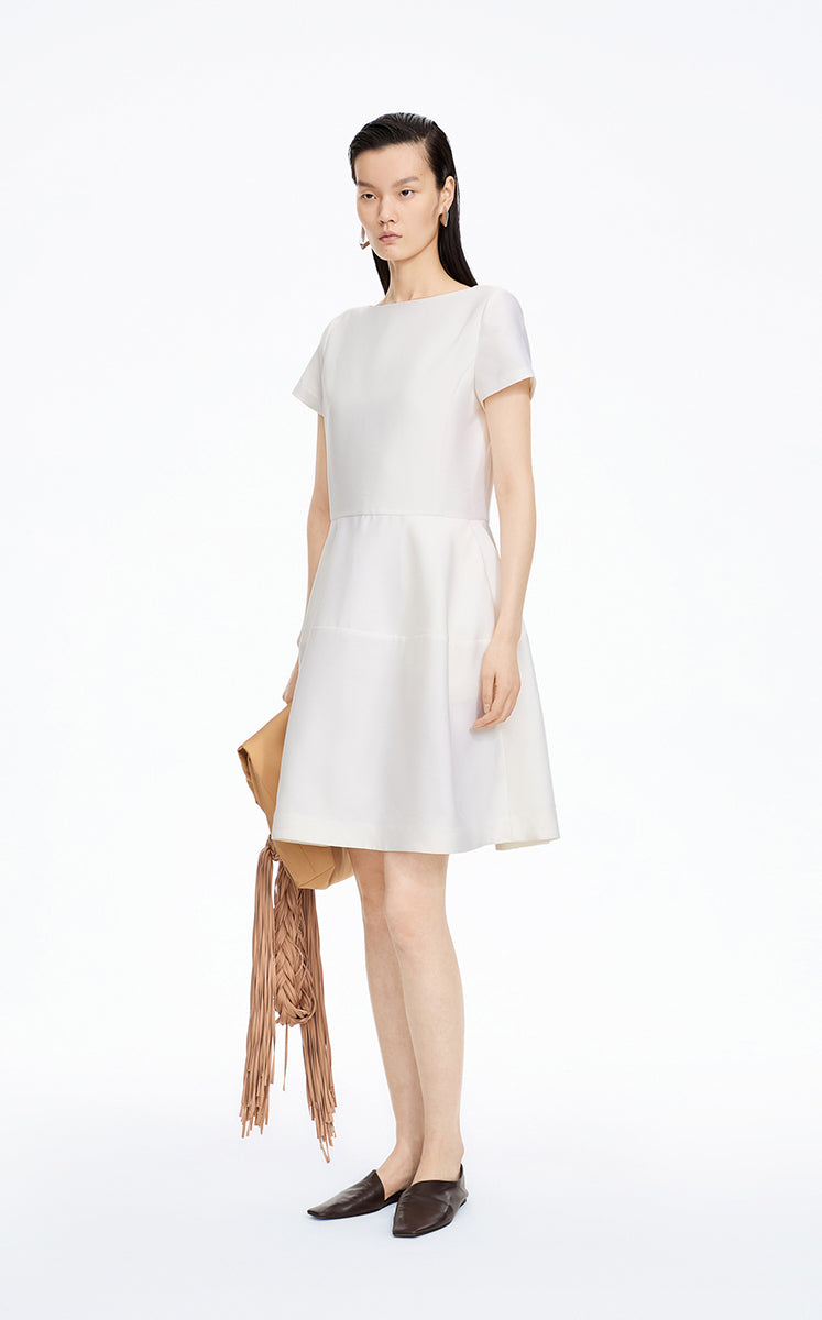 Dress / JNBY Sleek Boat Neck S-Line Dress