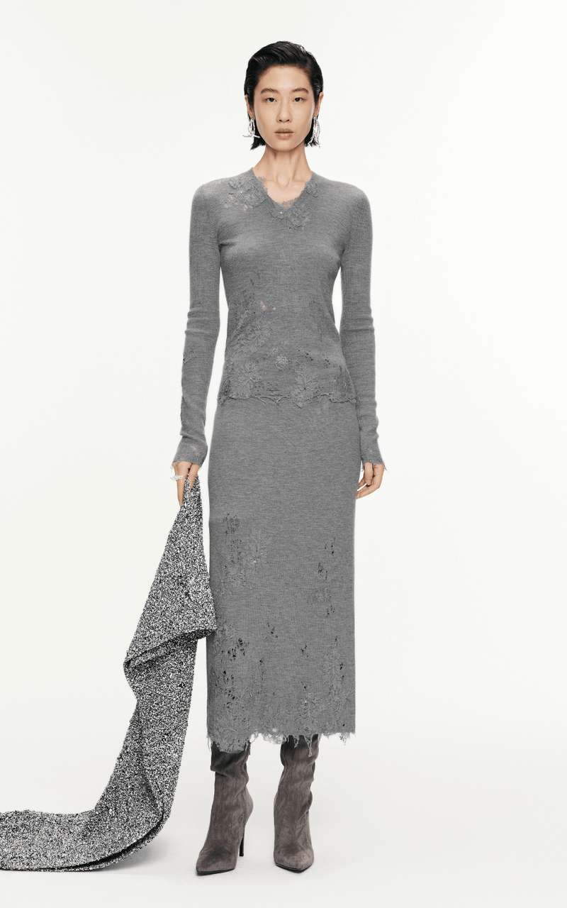 Sweater / JNBY V-Neck Floral-Embroidered T-Shirt Sweater Grey