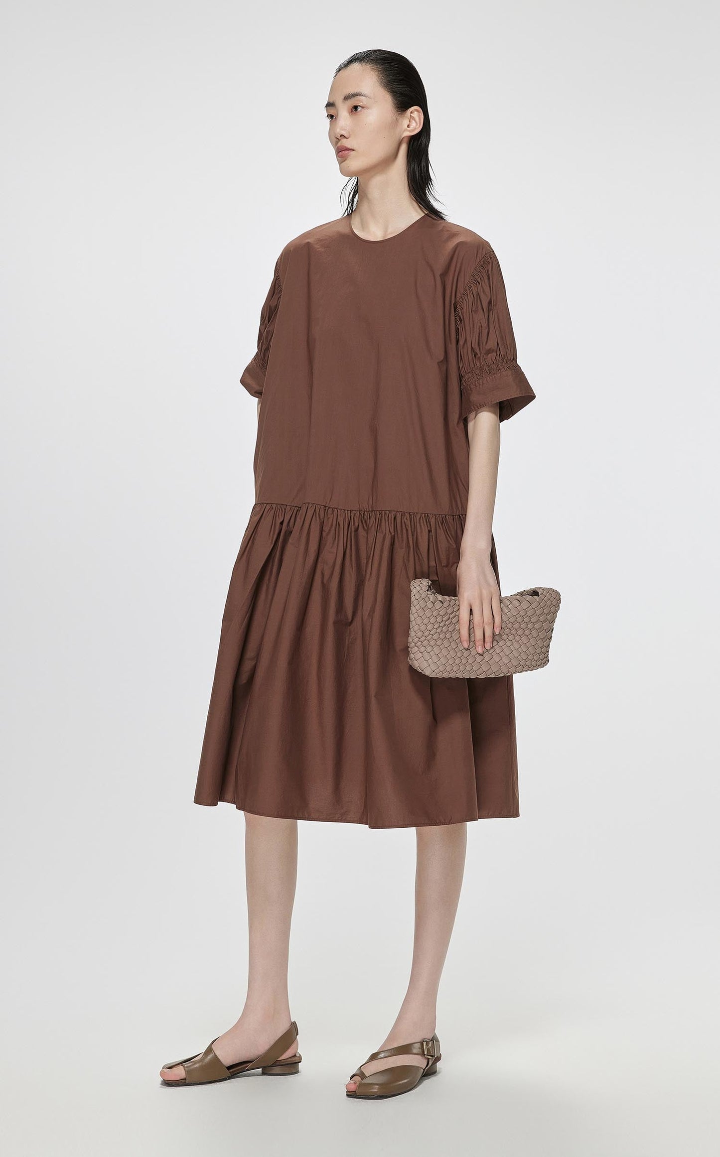 Dresses / JNBY Oversize Mid-Sleeve Pleated Dress (100% Cotton) Brown