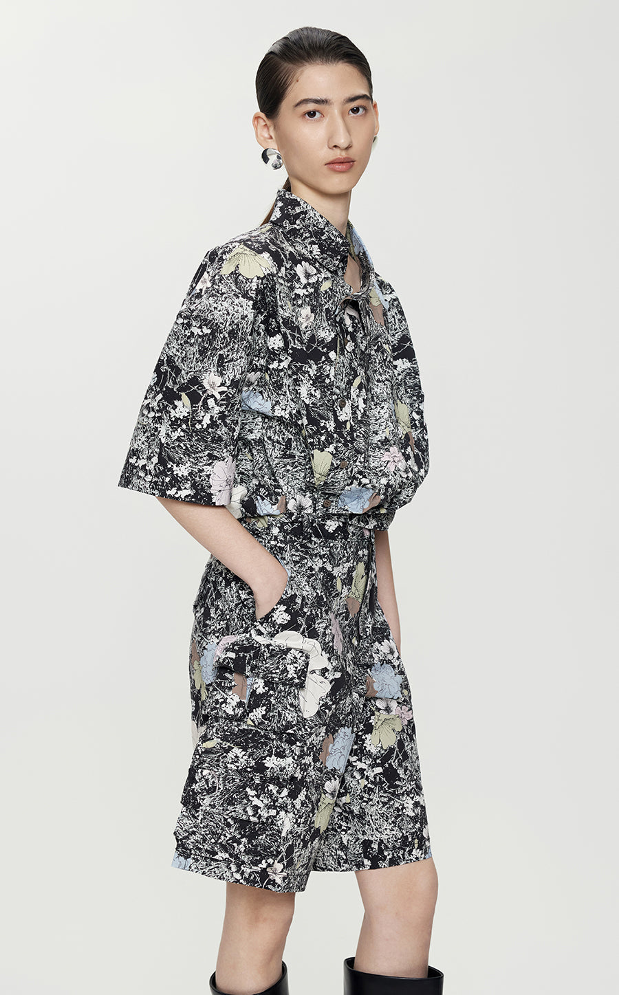 Shirt / JNBY Floral-print Cropped Short-sleeve Shirt Grey