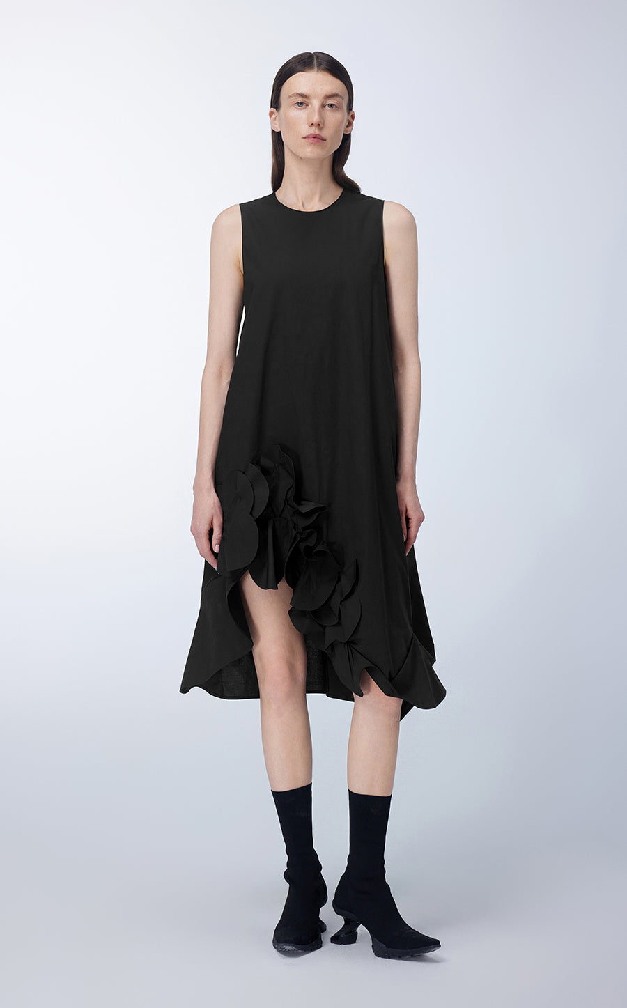 Dress / JNBY 3D-floral Asymmetric Sleeveless Dress Black