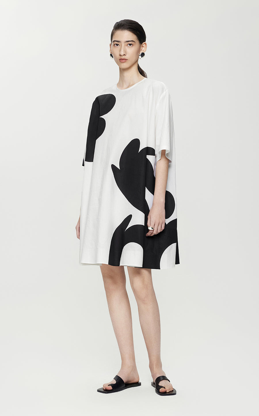 Dresses/JNBY A-line Oversize Short-sleeved Dress Black