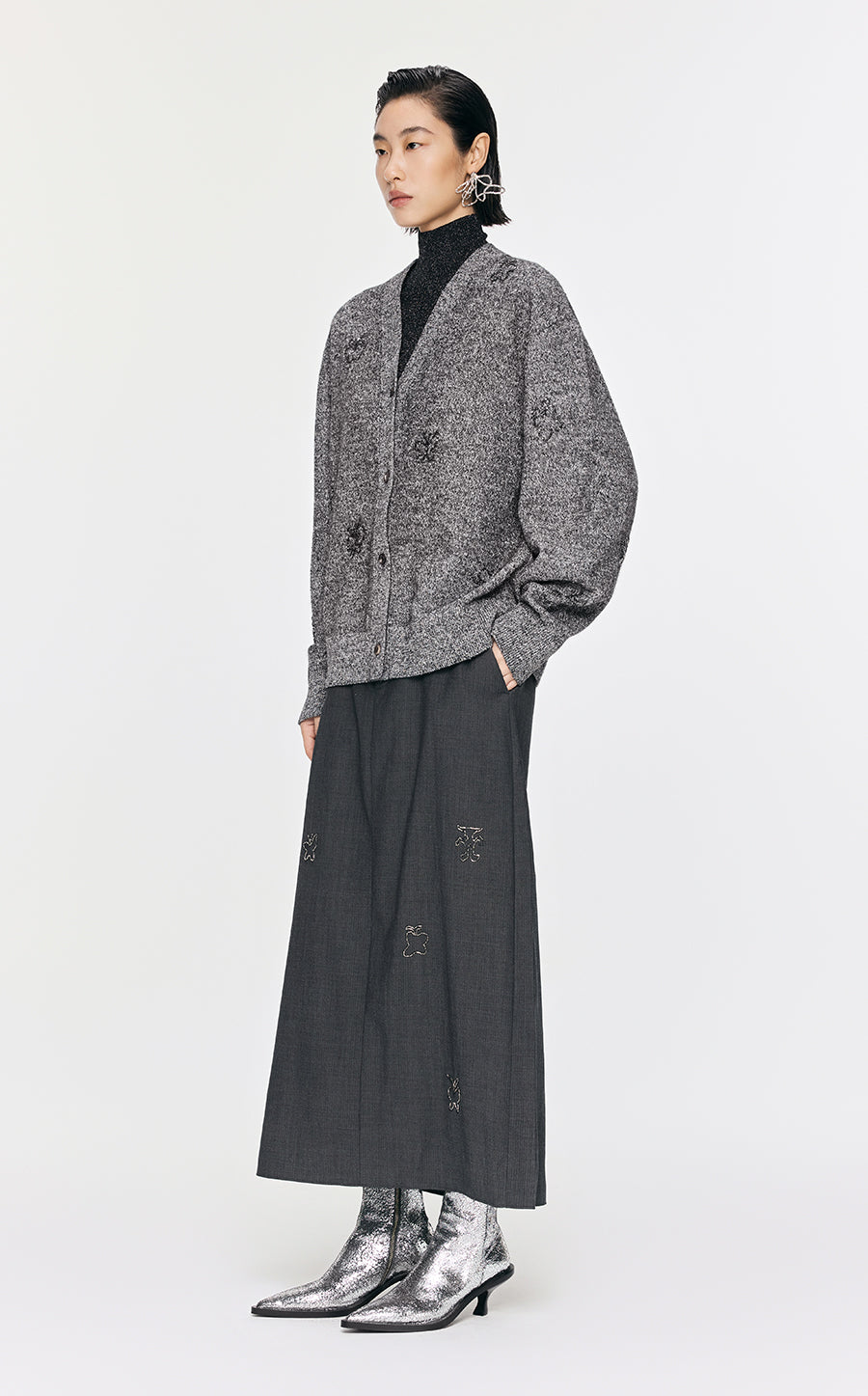 Sweater / JNBY Butterfly-embellished Mid-length Cardigan