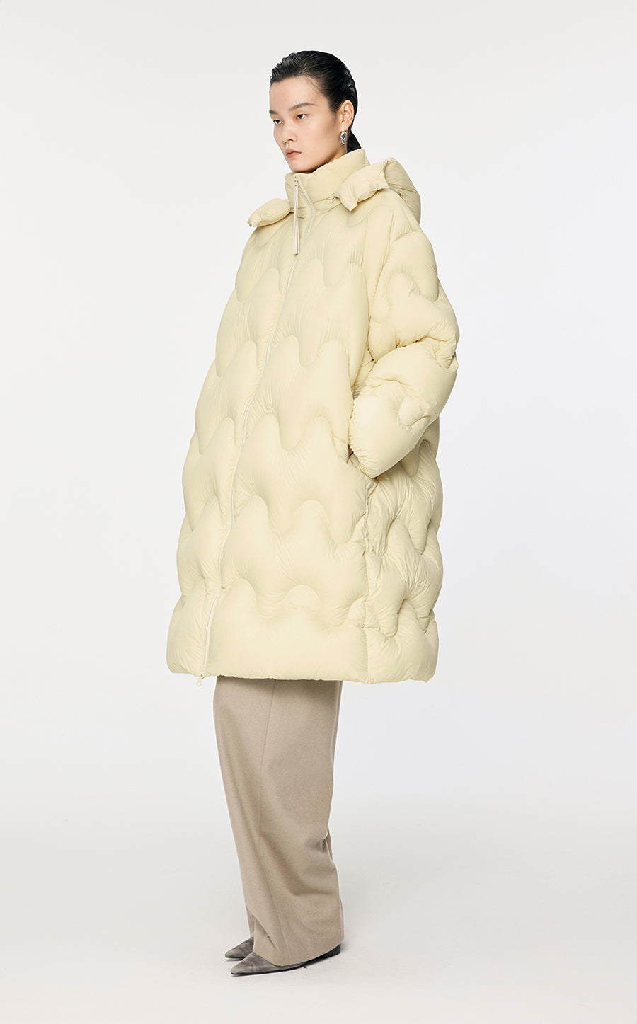 Downcoat / JNBY Oversize Wavy-Line Hooded Down Coat Yellow