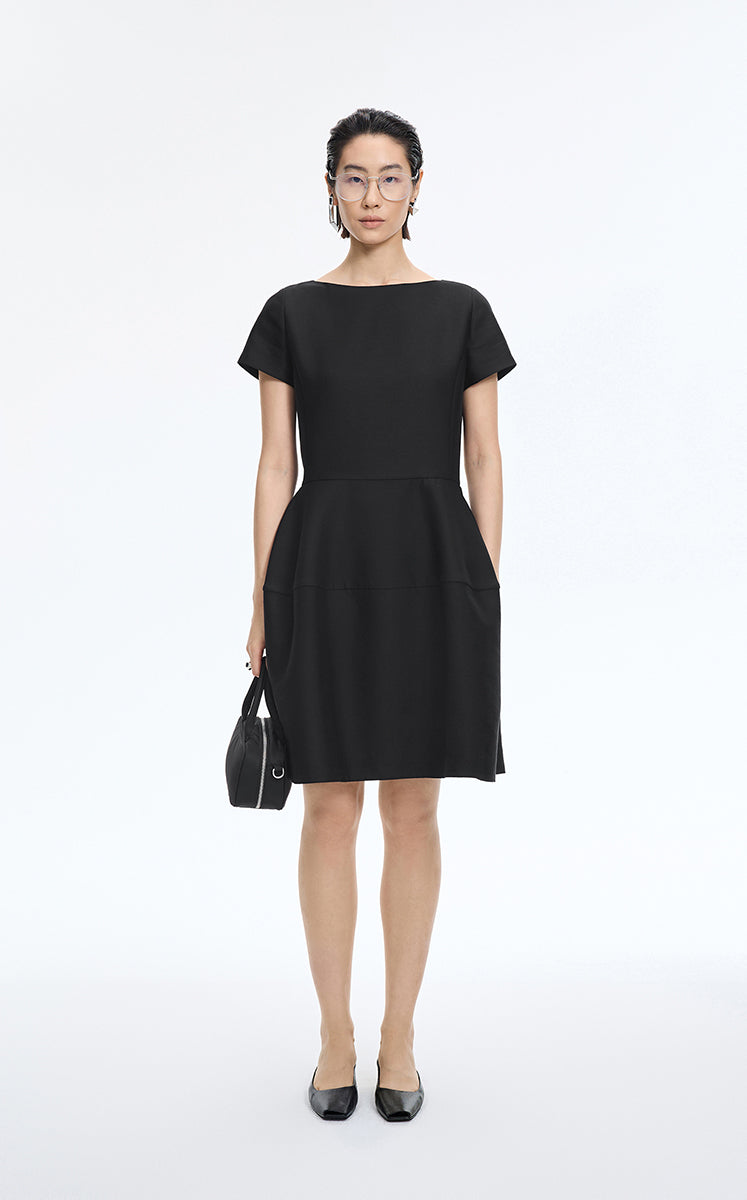 Dress / JNBY Sleek Boat Neck S-Line Dress Black