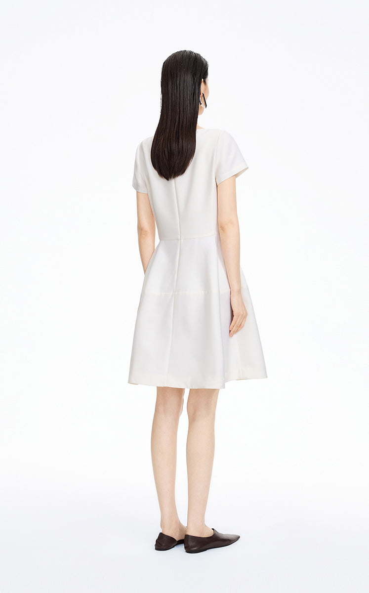 Dress / JNBY Sleek Boat Neck S-Line Dress