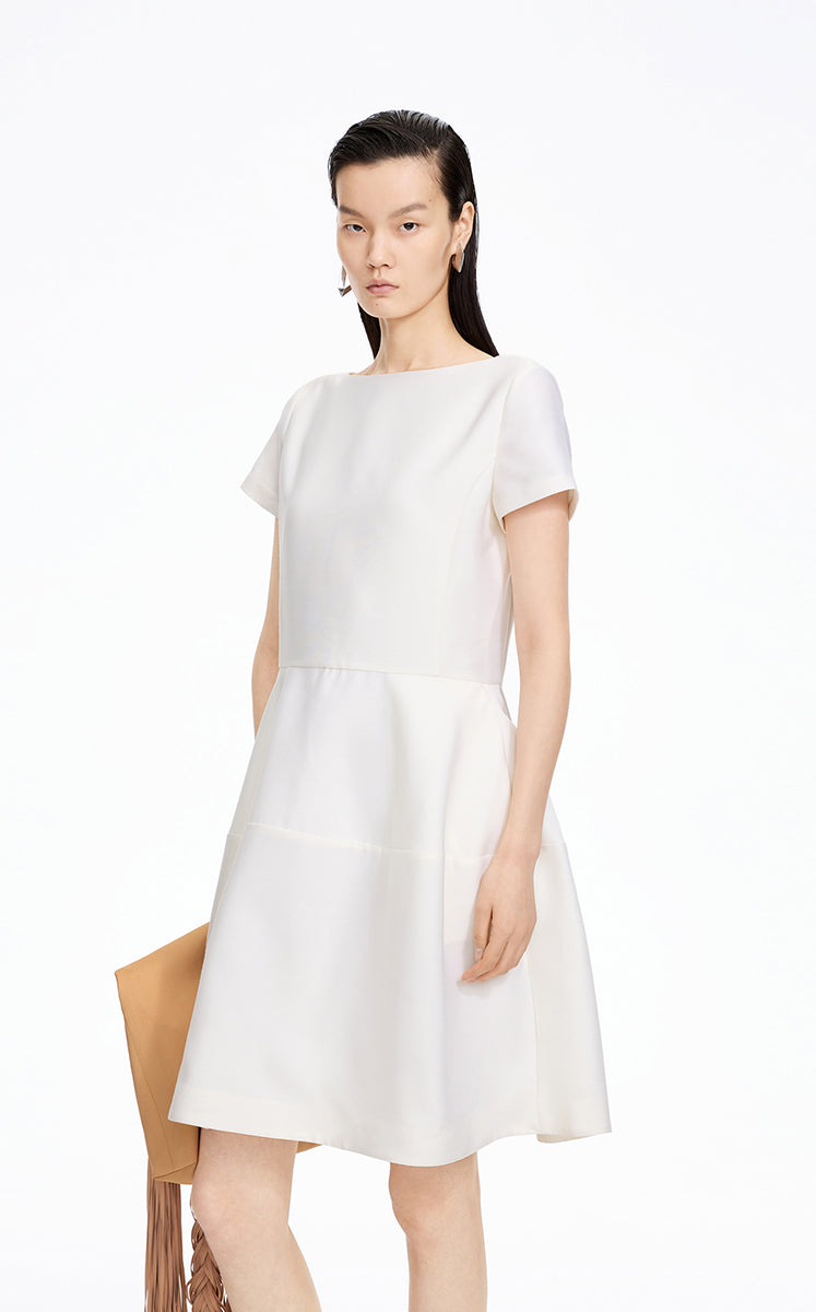 Dress / JNBY Sleek Boat Neck S-Line Dress