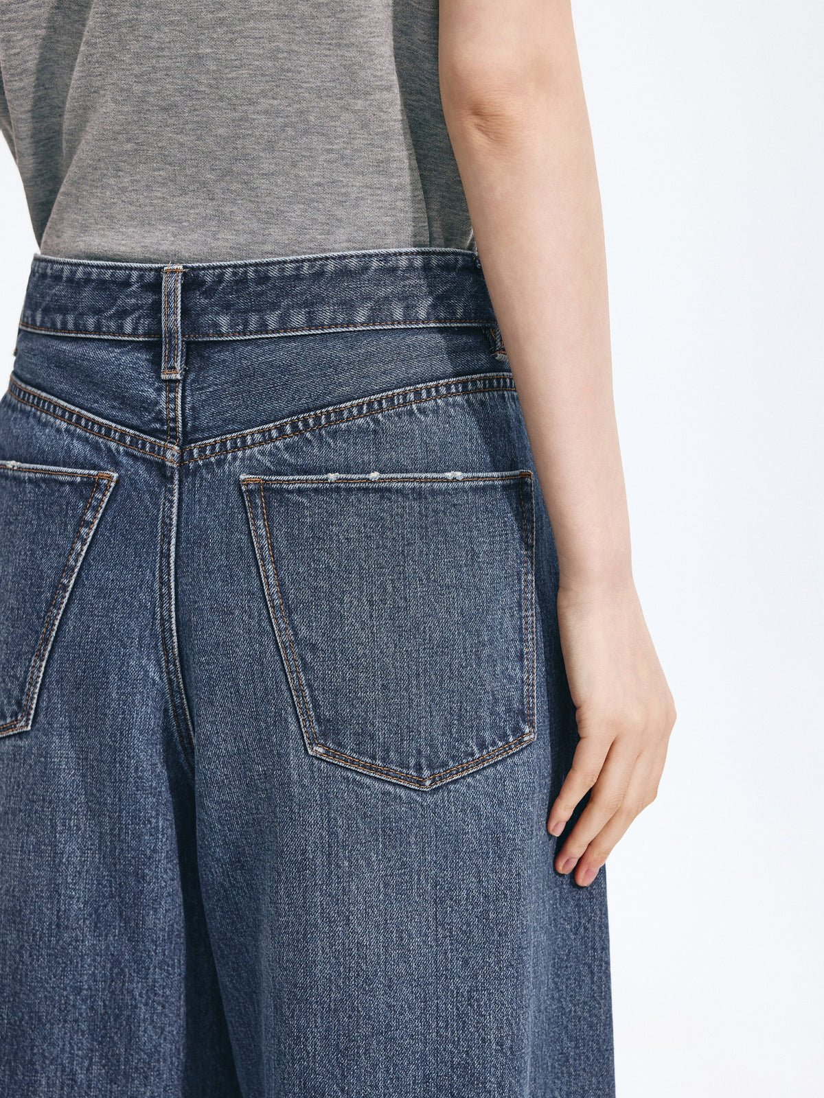 Jeans / JNBY High-Waist Banana Cut Denim Trousers