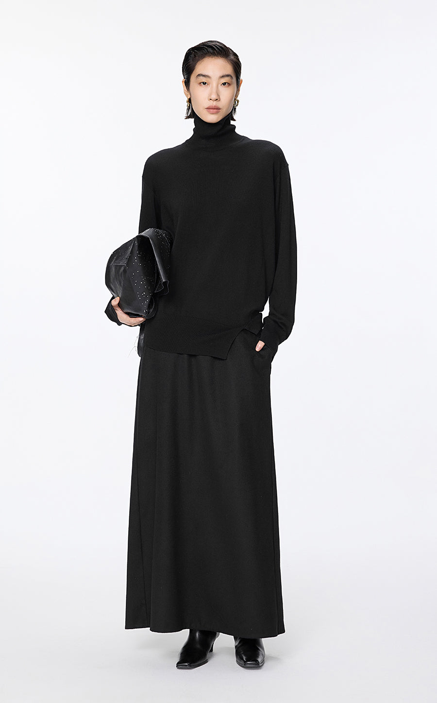Sweater / JNBY Fine Knit High Neck Irregular Sweater Black
