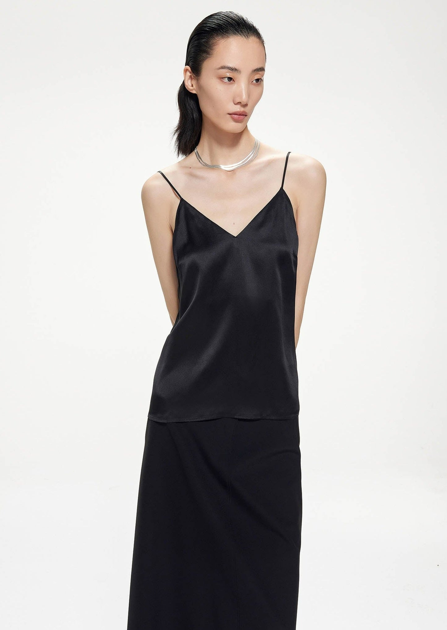 Vest / JNBY Mulberry Silk V-Neck Camisole Black